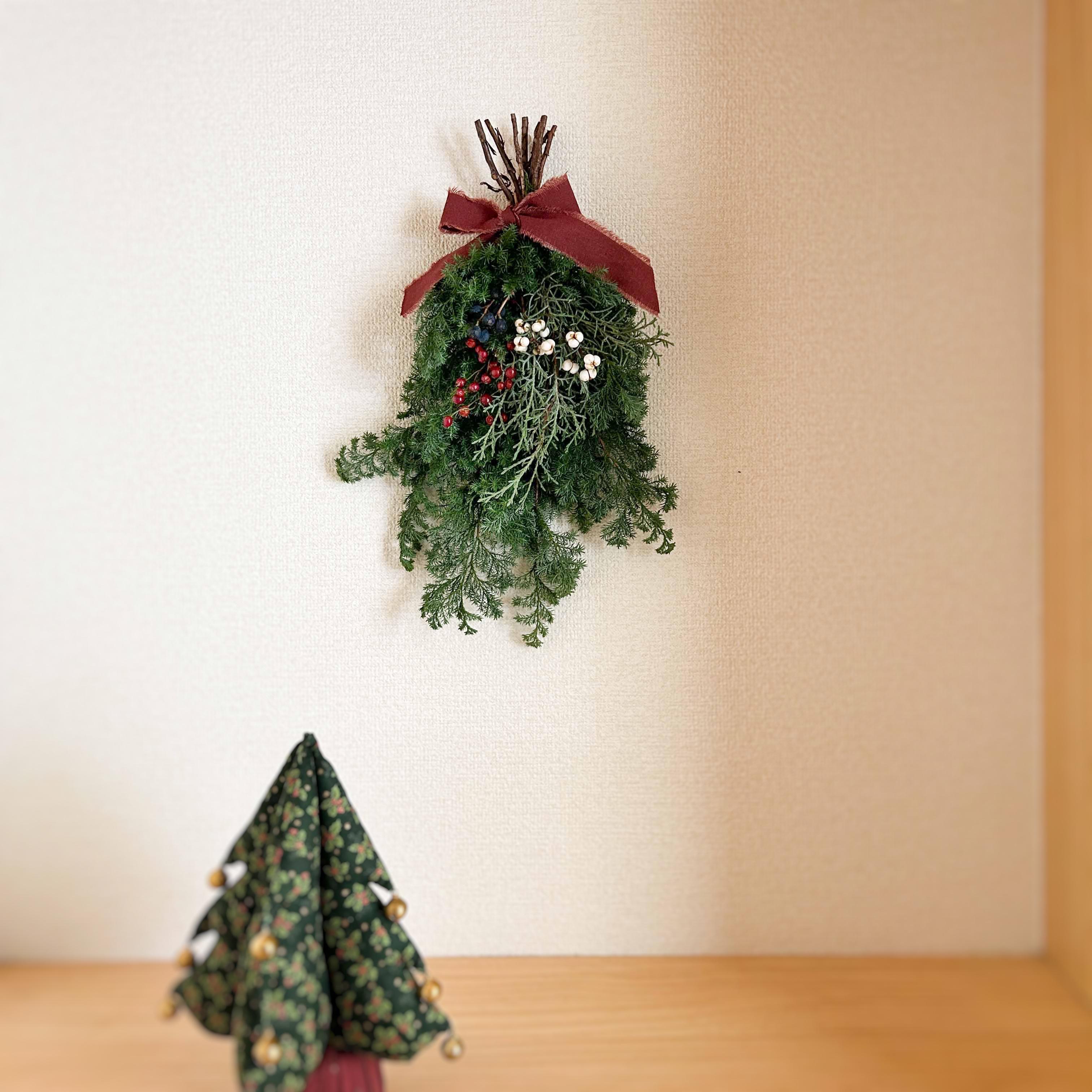 クリスマスフレッシュスワッグ｜リボンを付け替えてお正月スワッグとしても♪ 【早割受付中】1枚目の画像